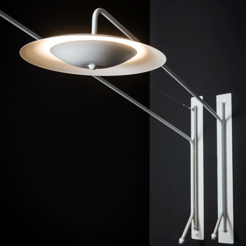 Aplique Tesla Brazo 150 cm